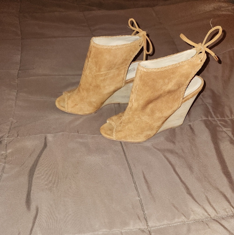Kristin Cavallari/Chinese Laundry Wedge Size 9